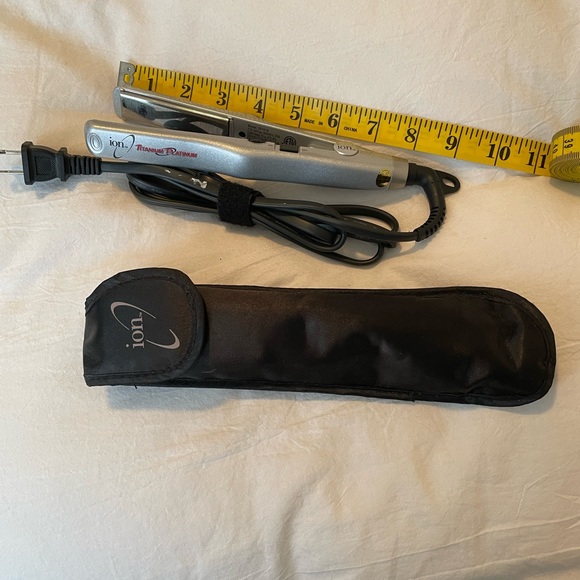 Mini ION straightener with case. - Picture 1 of 4